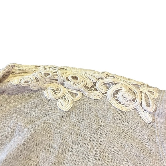 Abercrombie & Fitch Lace Long Sleeve Crop Top | Women's XS - Picture 3 of 7